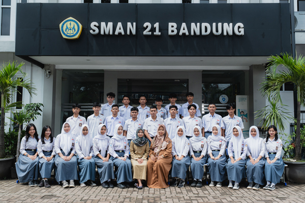 xii-11 - SMAN 21 Bandung
