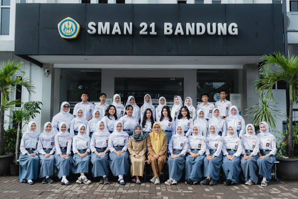xii-4 - SMAN 21 Bandung