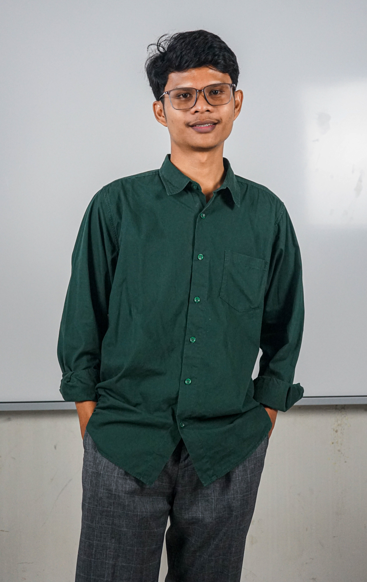 Pak Ashrof - Staff Name - SMAN 21 Bandung class 2025