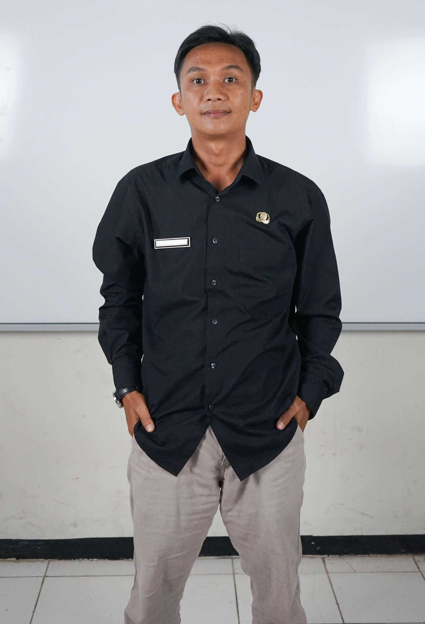 Pak Hendra - Staff Name - SMAN 21 Bandung class 2025