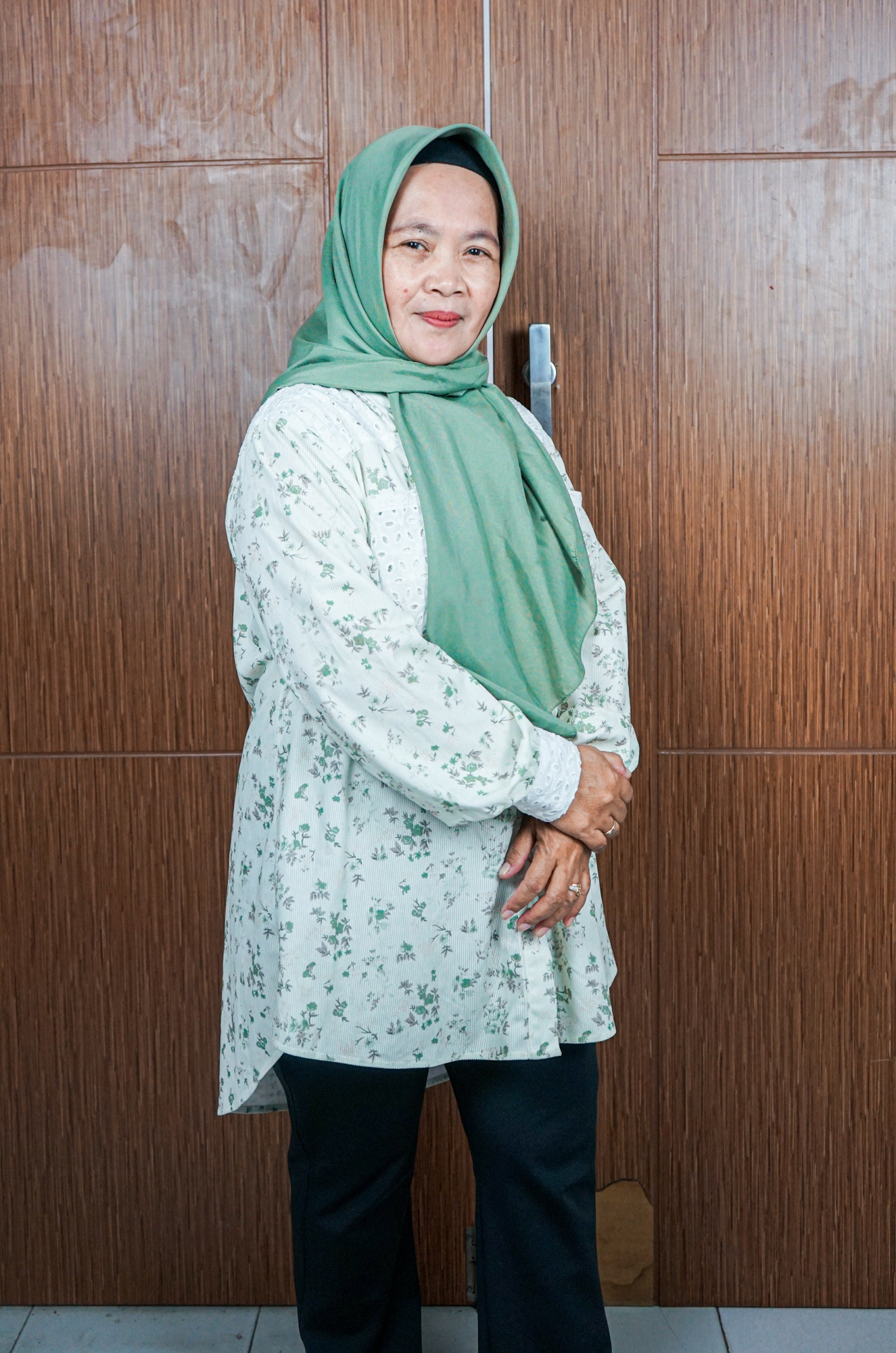 Bu Ida - Staff Name - SMAN 21 Bandung class 2025