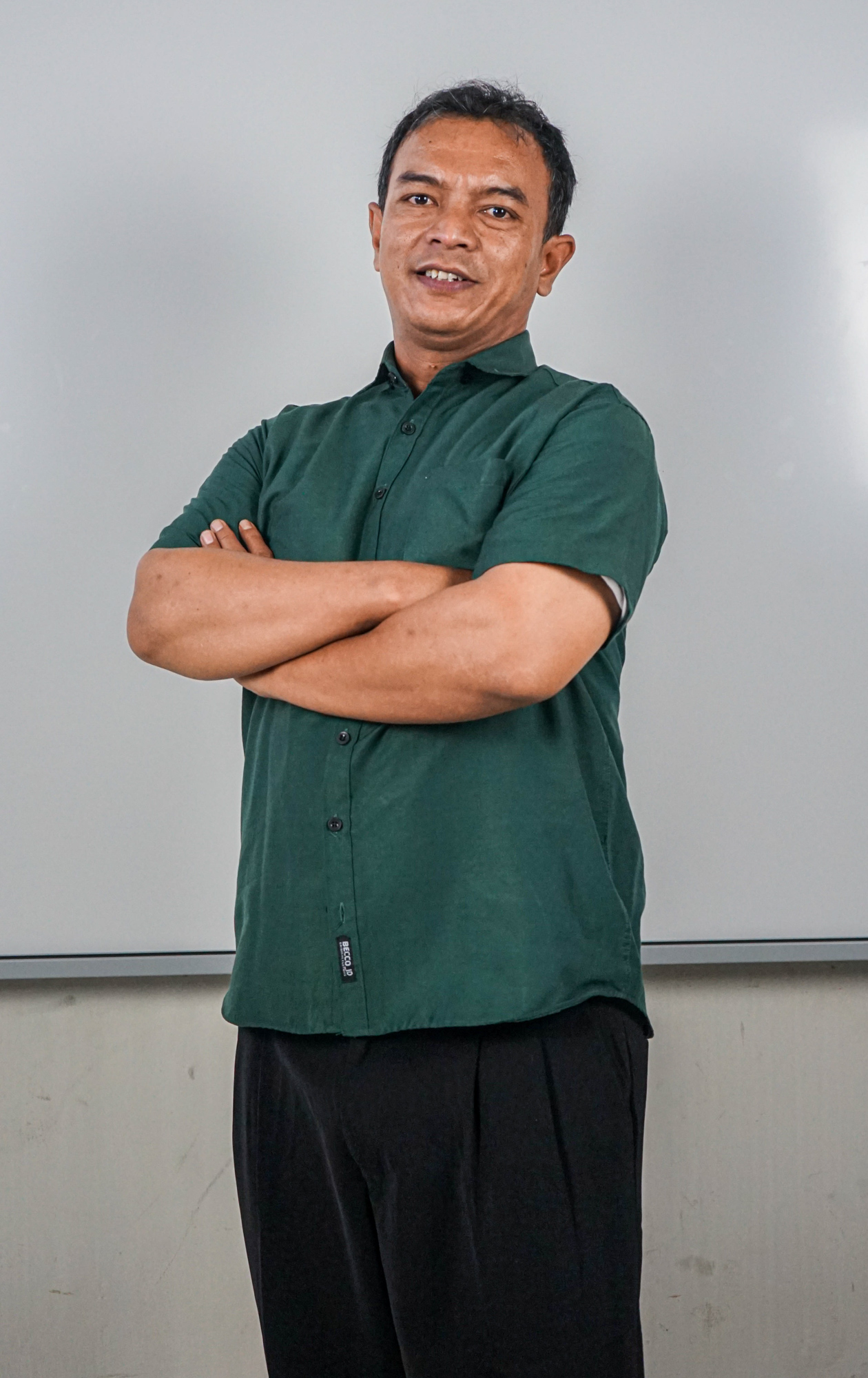 Pak Iyan - Staff Name - SMAN 21 Bandung class 2025