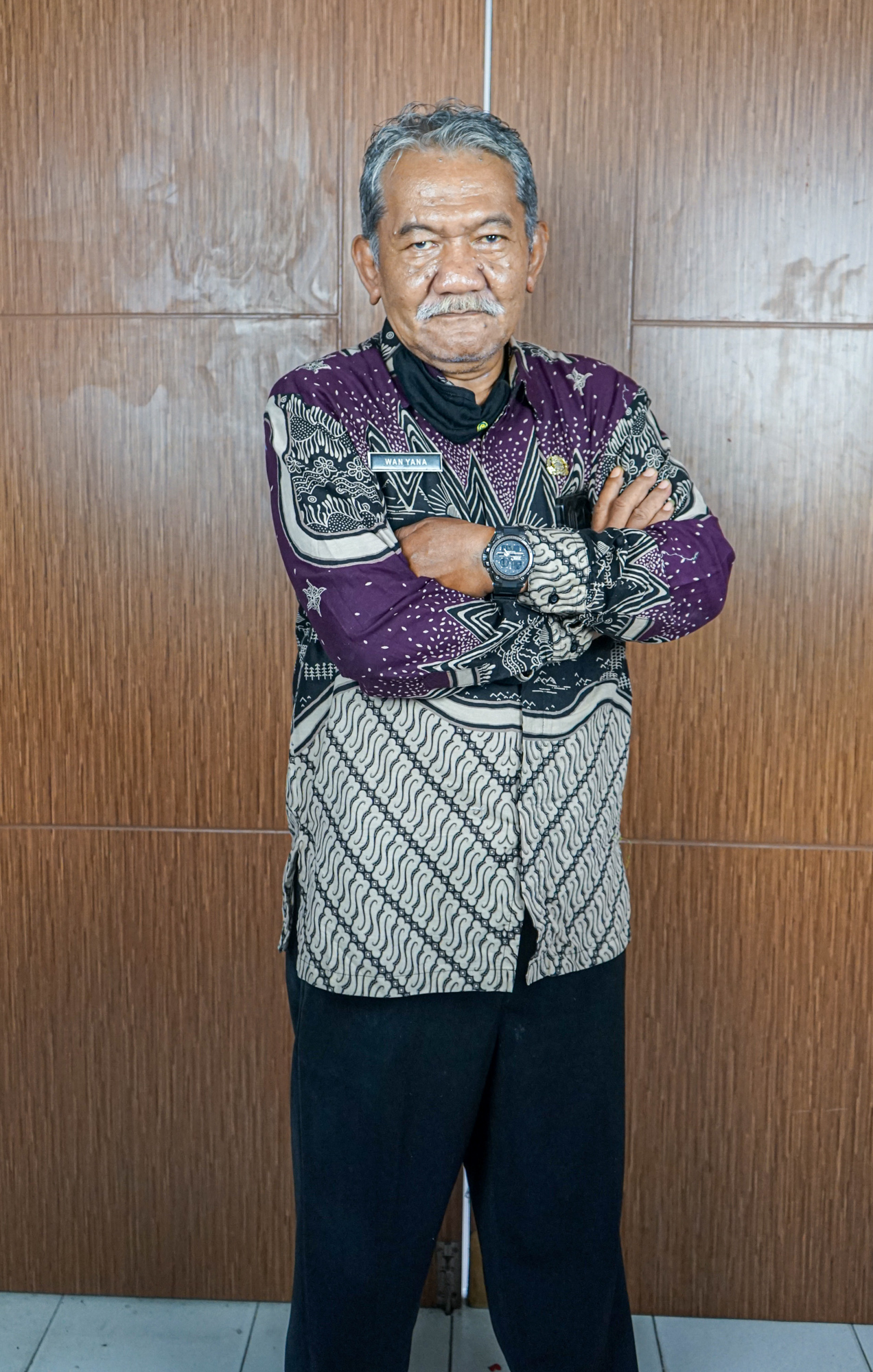 Pak Wan Yana - Staff Name - SMAN 21 Bandung class 2025